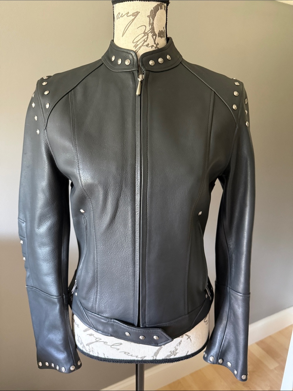 Harley-Davidson Black Leather Jacket with Purple Embroidered Back - Picture 2 of 10